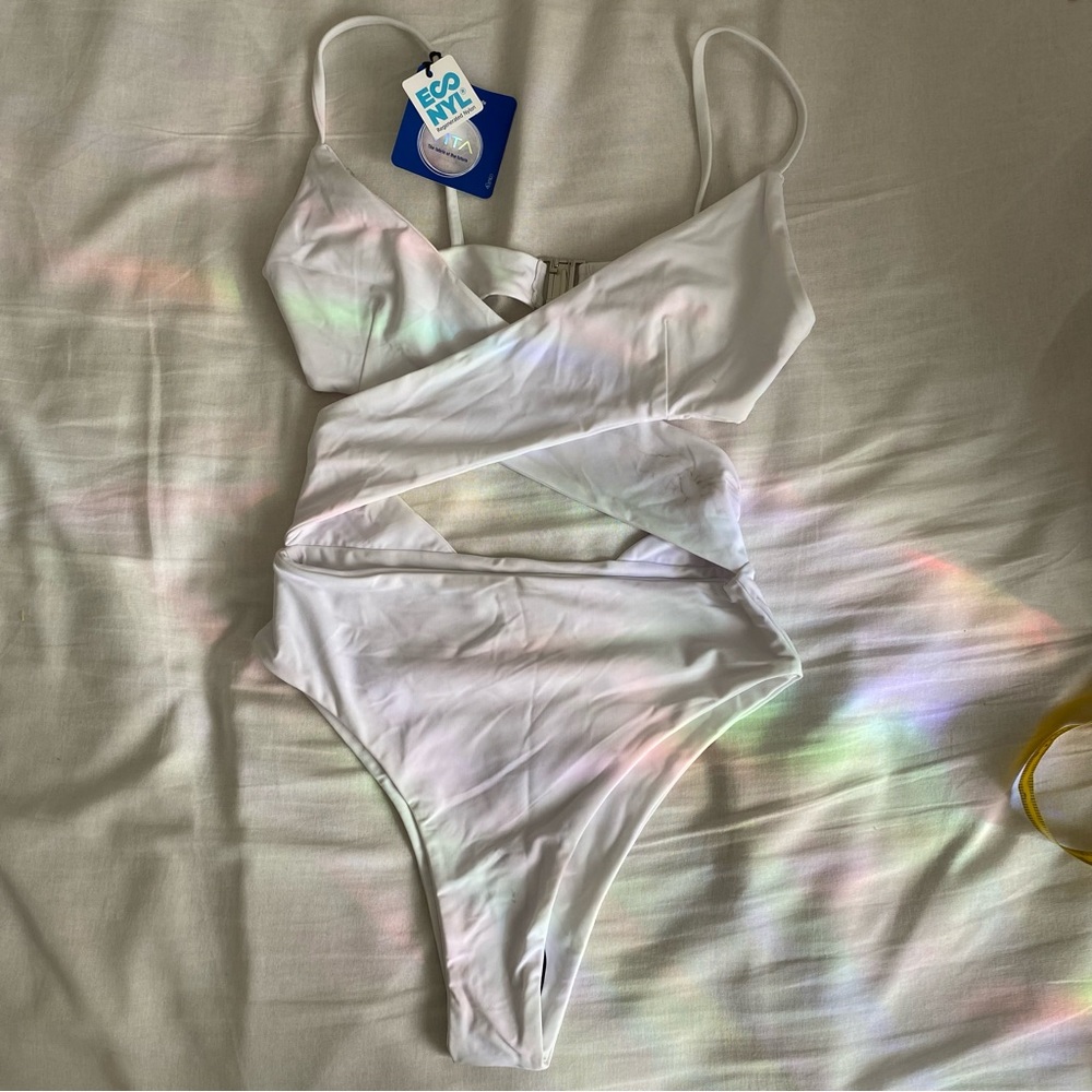 NWT VDM the label. White One Piece. Size 8